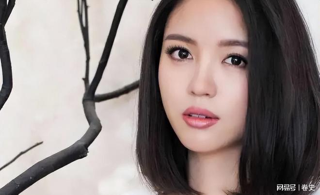 豪门怀孕6个月上春晚站C位真人生赢家j9九游会入口艳压奚梦瑶拒嫁30亿(图8)