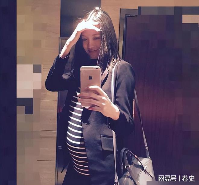 豪门怀孕6个月上春晚站C位真人生赢家j9九游会入口艳压奚梦瑶拒嫁30亿(图10)